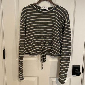 Lu Bella Long Sleeve crop top with tie size s